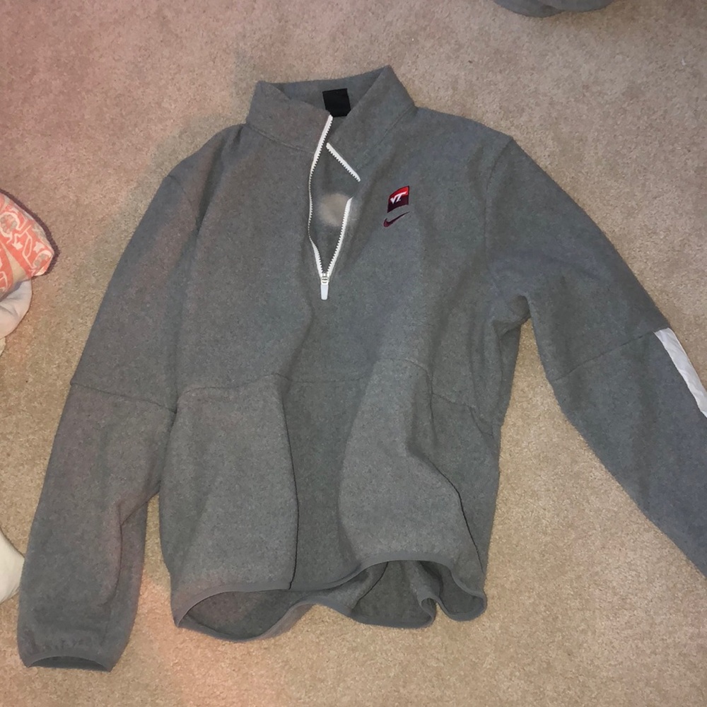 Nike Virginia’s tech quarter zip